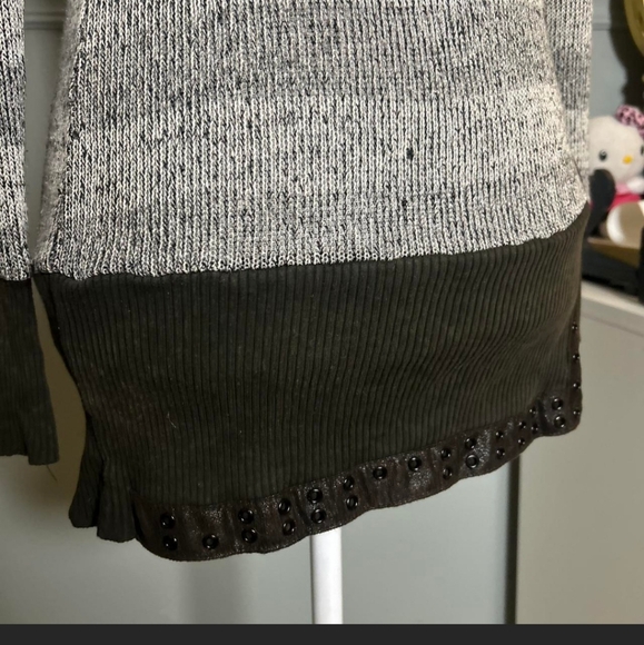 SALVAGE Subversive and Grunge Style Stripped Stuuded Long Sleeved Top. M - Picture 3 of 4